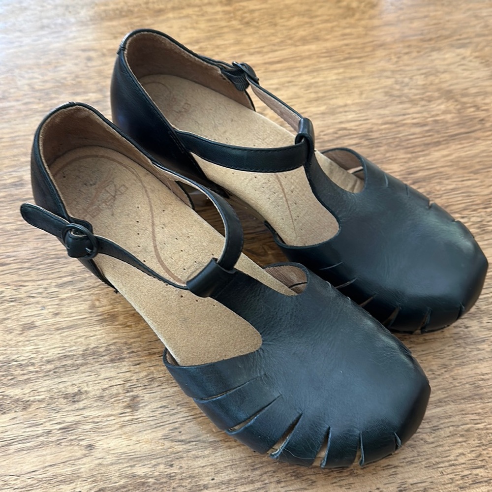 Dansko Tamara size 38 in excellent condition!